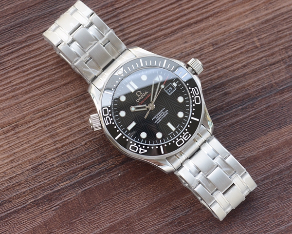 オメガ時計側面デザイン